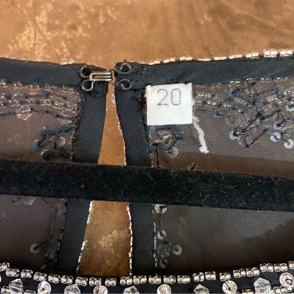 Elegant Black Asymmetrical Top Embellished Neckline Mother of the Bride Size 20 - Picture 7 of 7